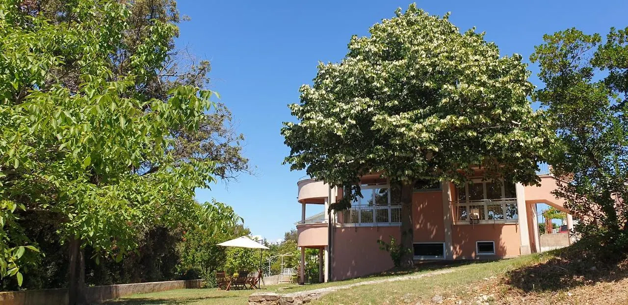 Apartments Seafront Villa Pula Kroatien