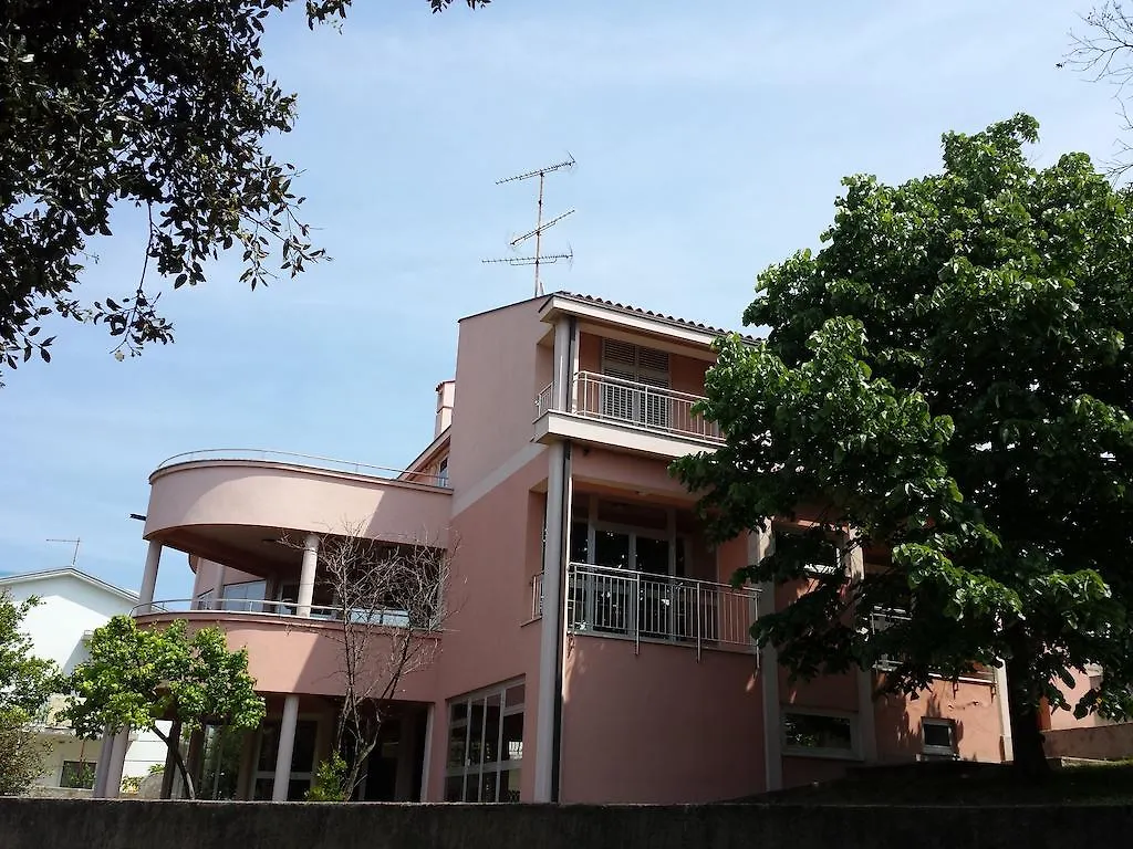 Apartments Seafront Villa Pula 0*,